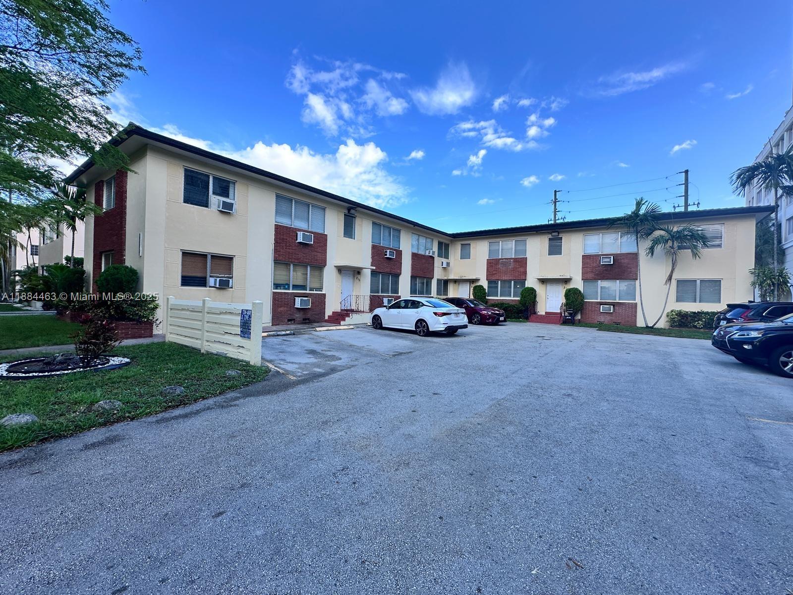 215 Zamora Ave # 10