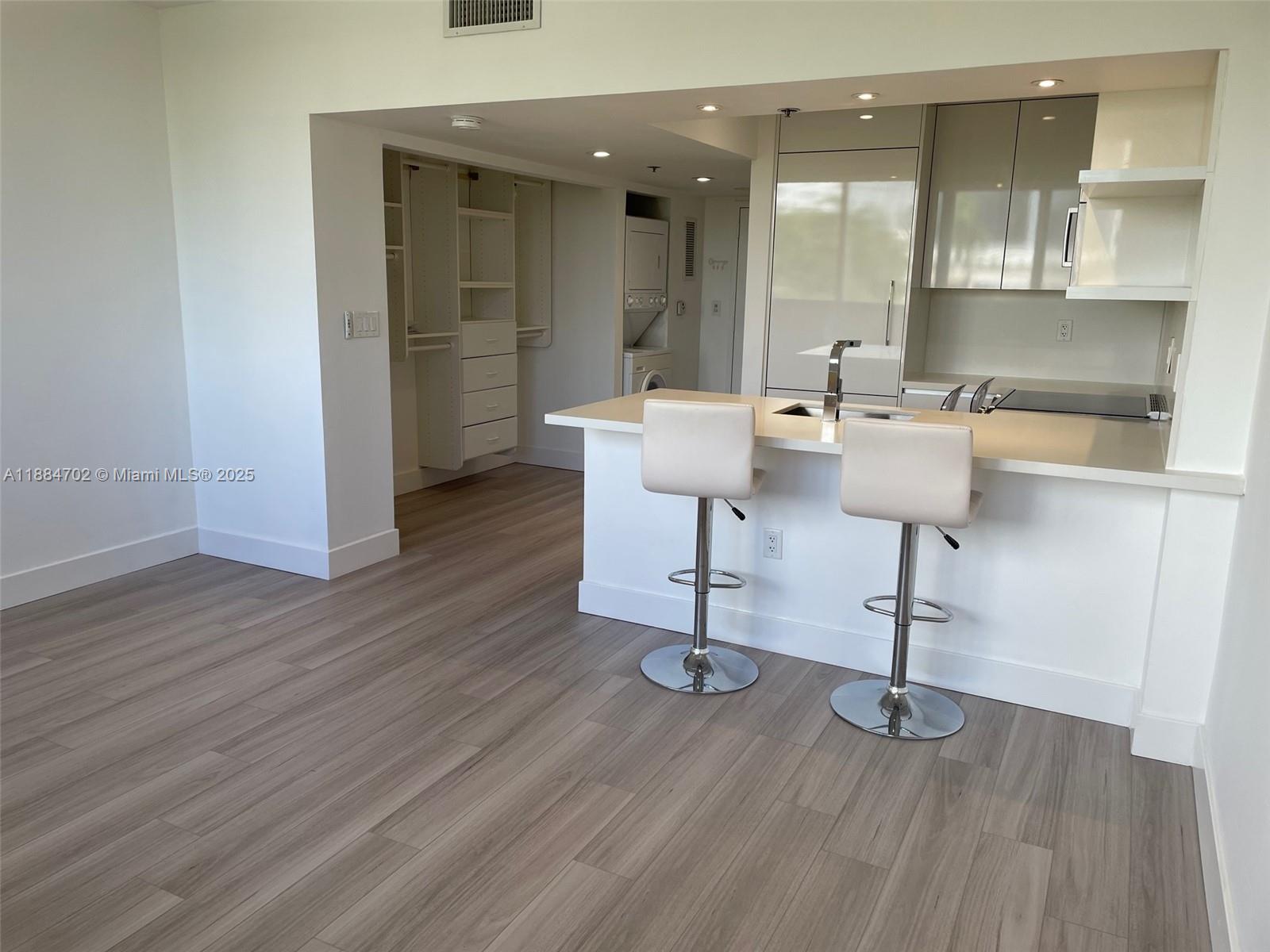 540 Brickell Key Dr # 507