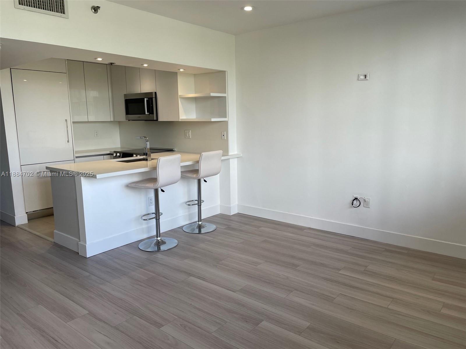 540 Brickell Key Dr # 507