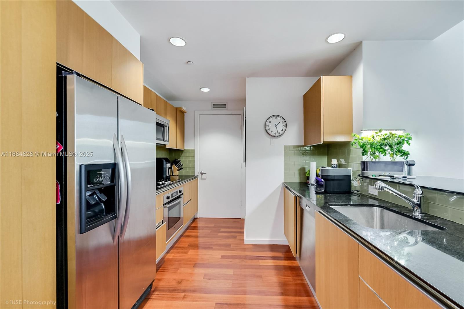 1060 Brickell Ave # 1203