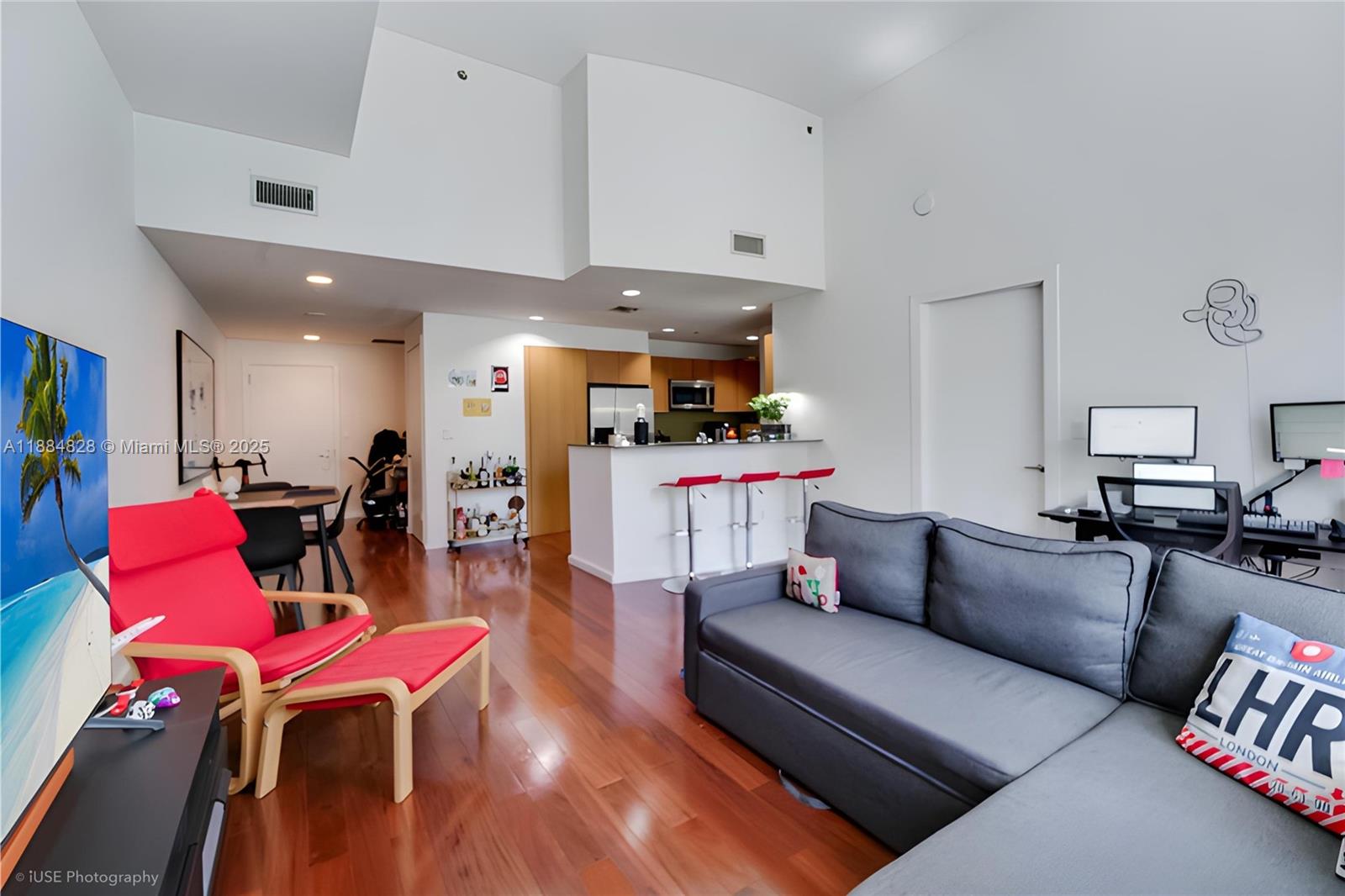 1060 Brickell Ave # 1203