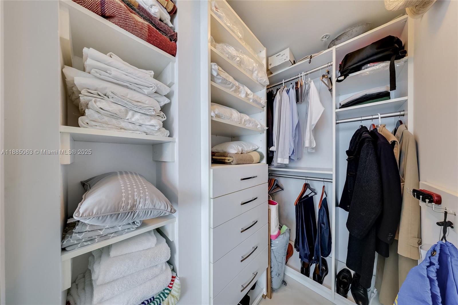 300 S Biscayne Blvd # 3312 Unit: T-3312