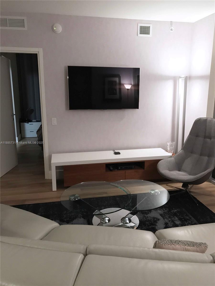 1300 Brickell Bay Dr # 3205