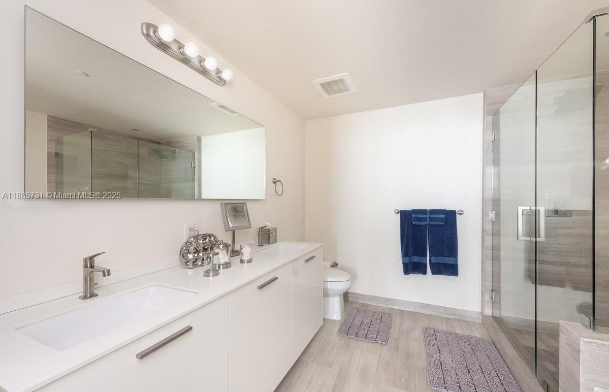 1300 Brickell Bay Dr # 3205