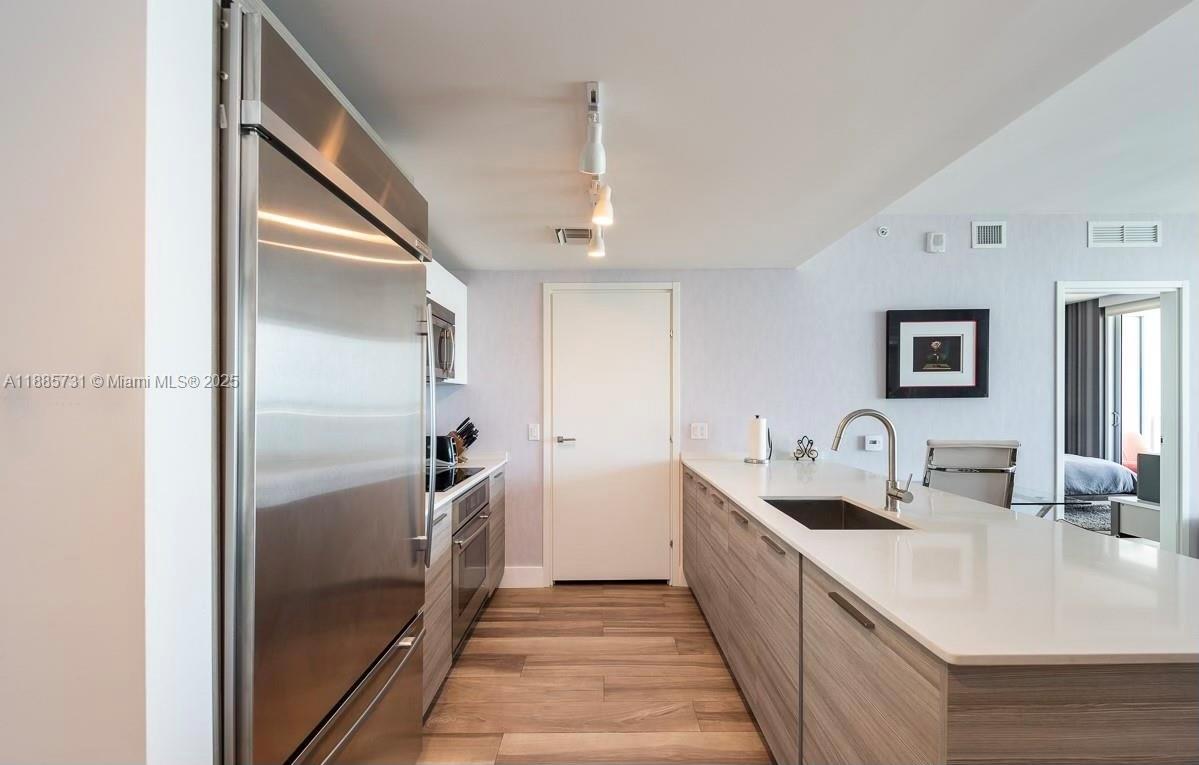 1300 Brickell Bay Dr # 3205