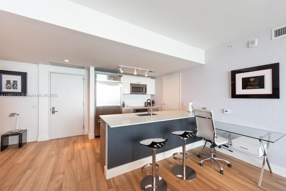 1300 Brickell Bay Dr # 3205