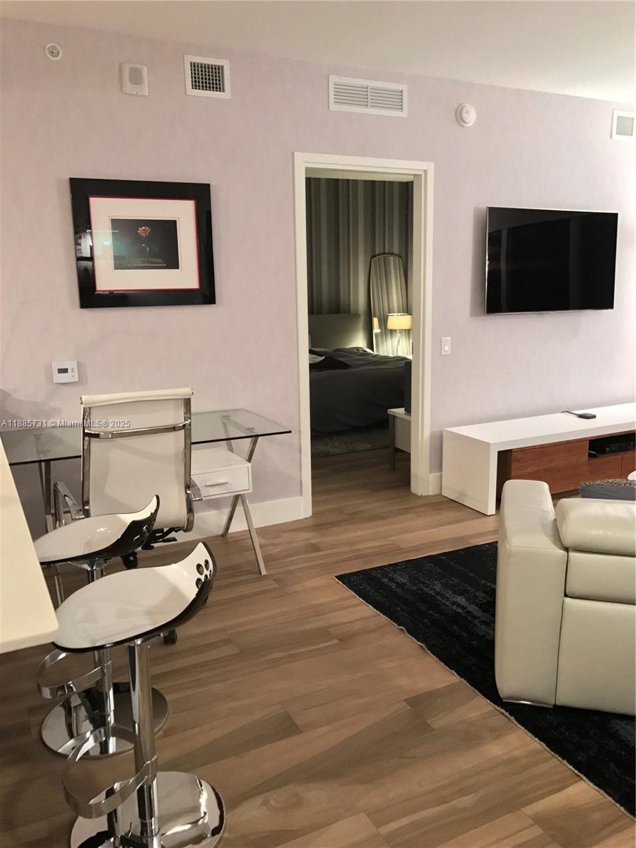 1300 Brickell Bay Dr # 3205