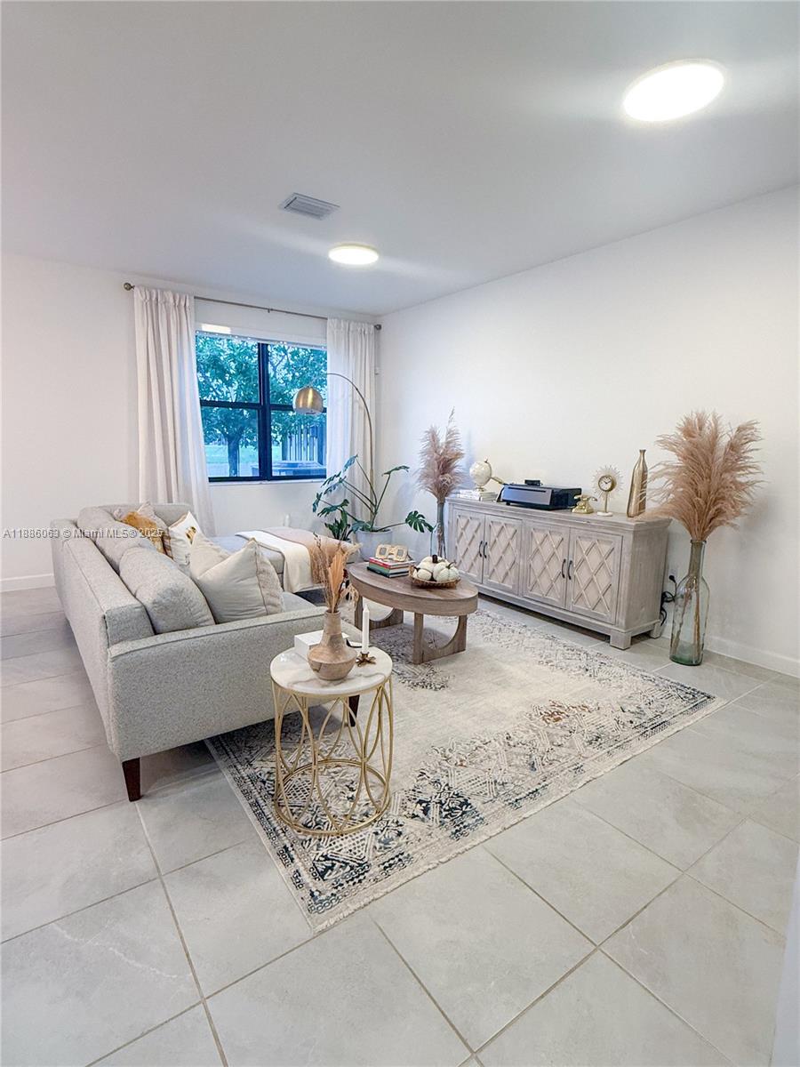 10095 SW 231 LN