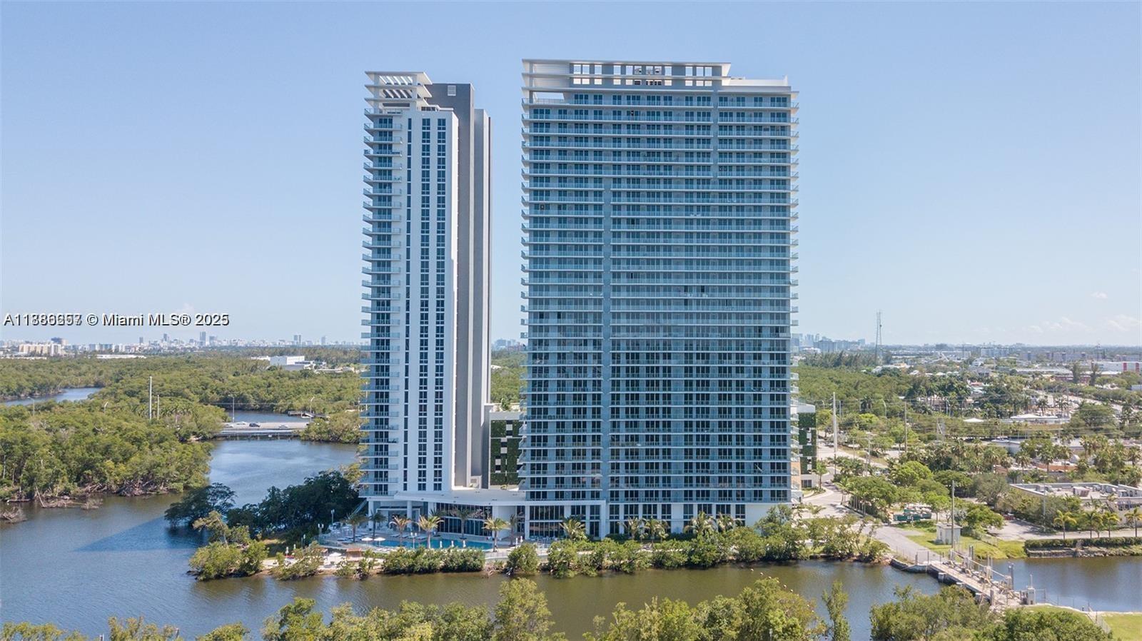 16385 Biscayne Blvd # 904