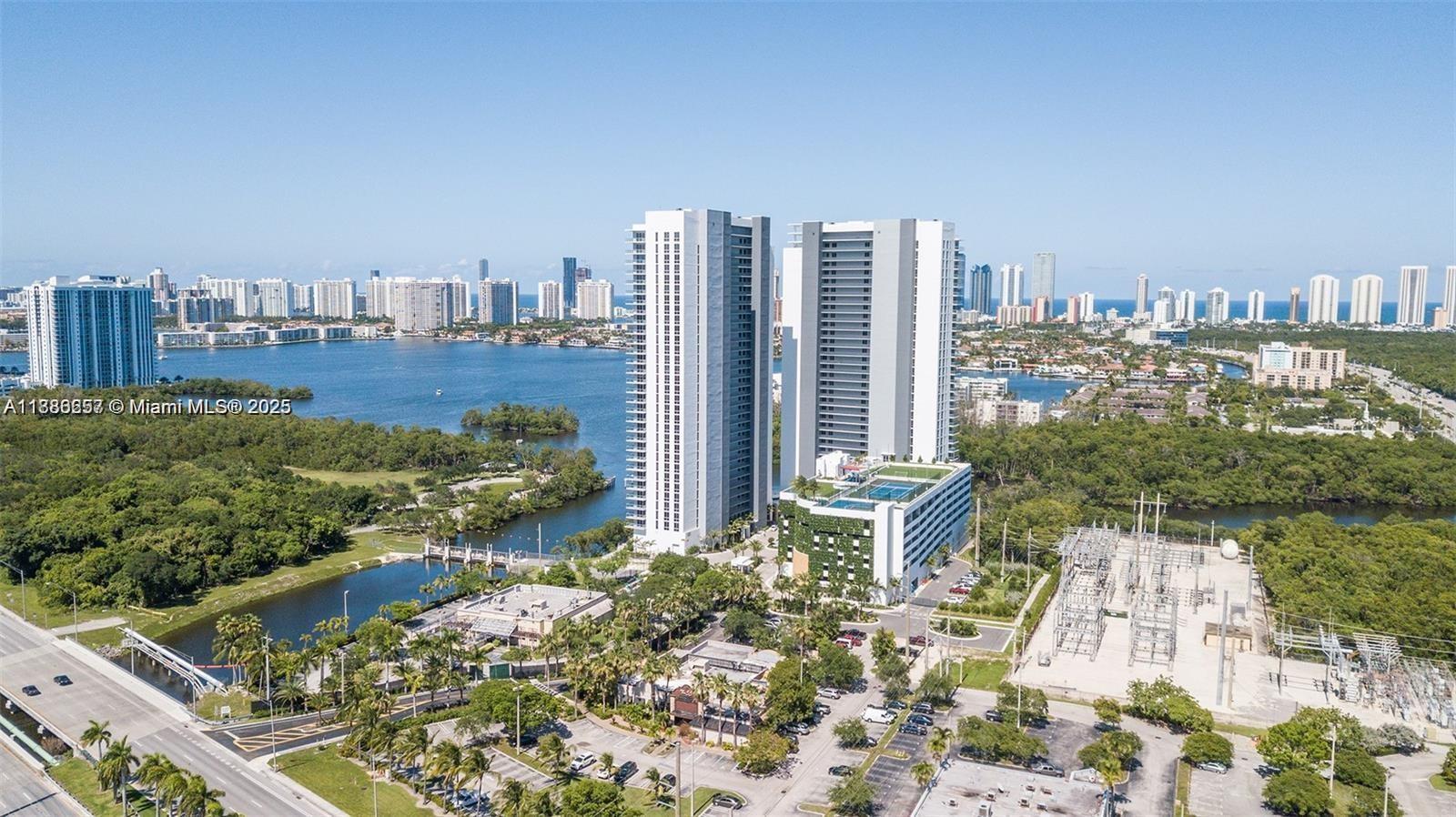 16385 Biscayne Blvd # 904