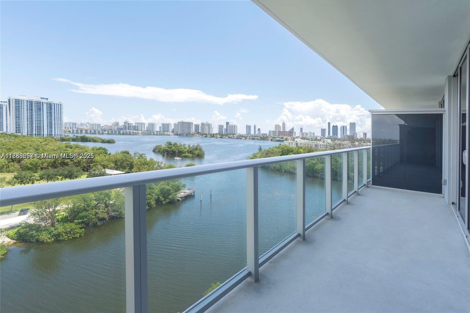 16385 Biscayne Blvd # 904