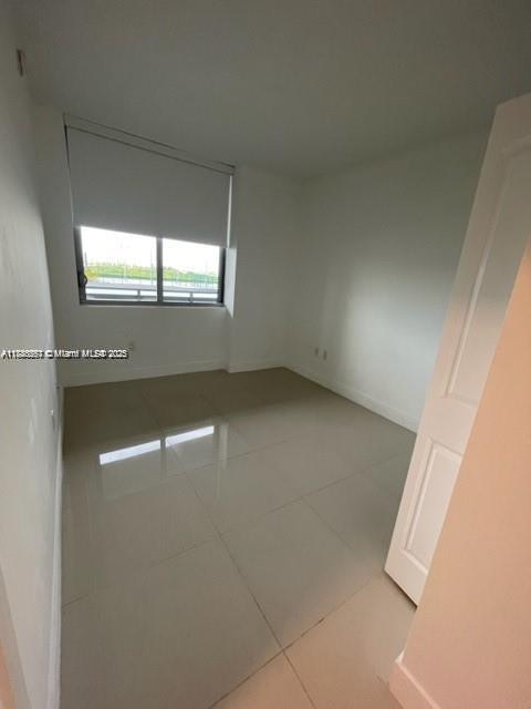 16385 Biscayne Blvd # 904