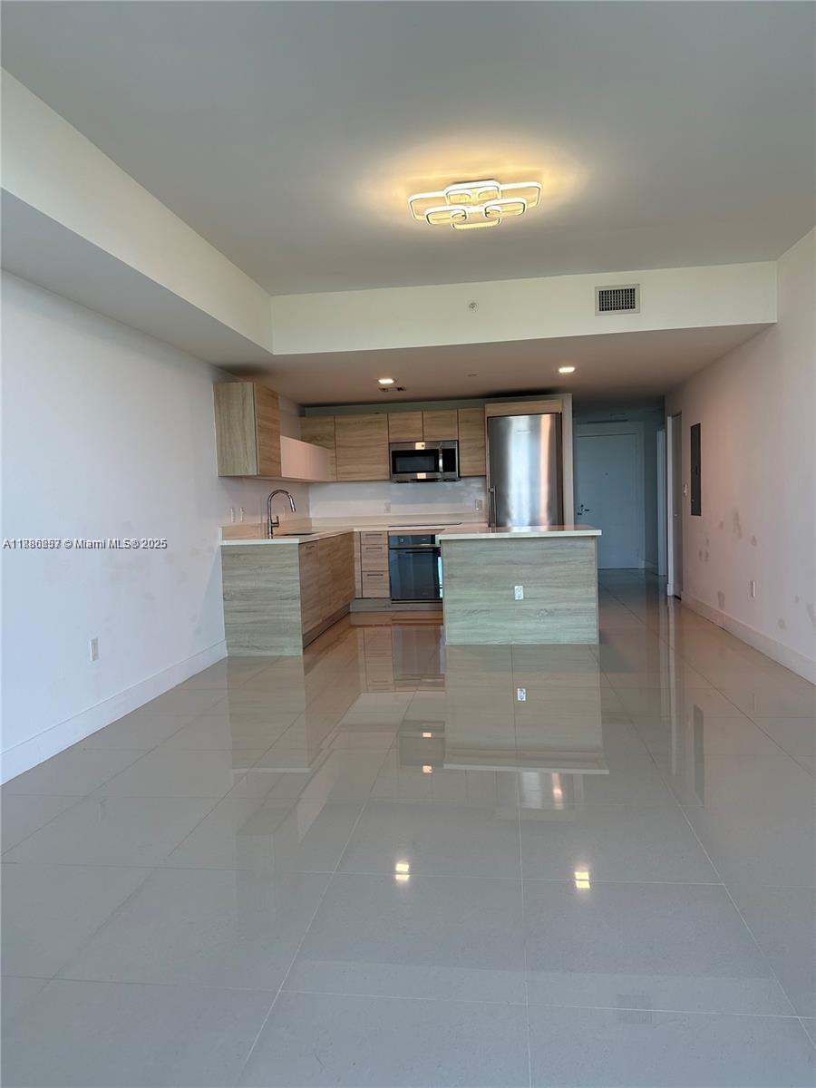 16385 Biscayne Blvd # 904