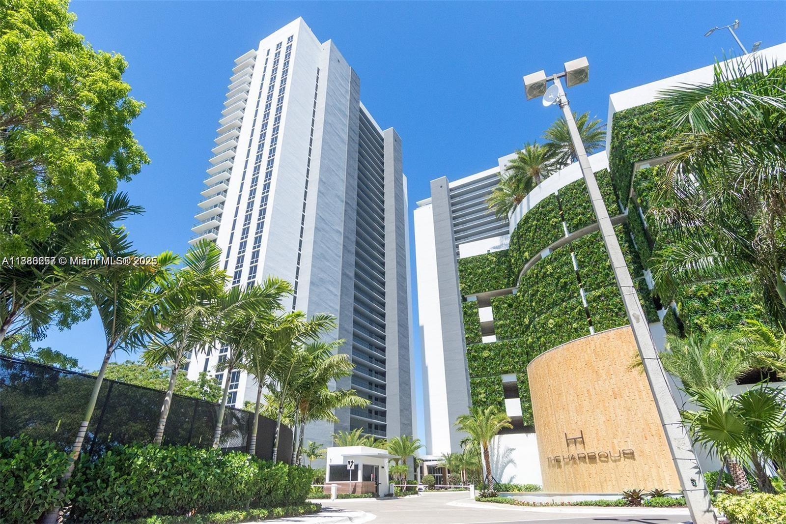 16385 Biscayne Blvd # 904