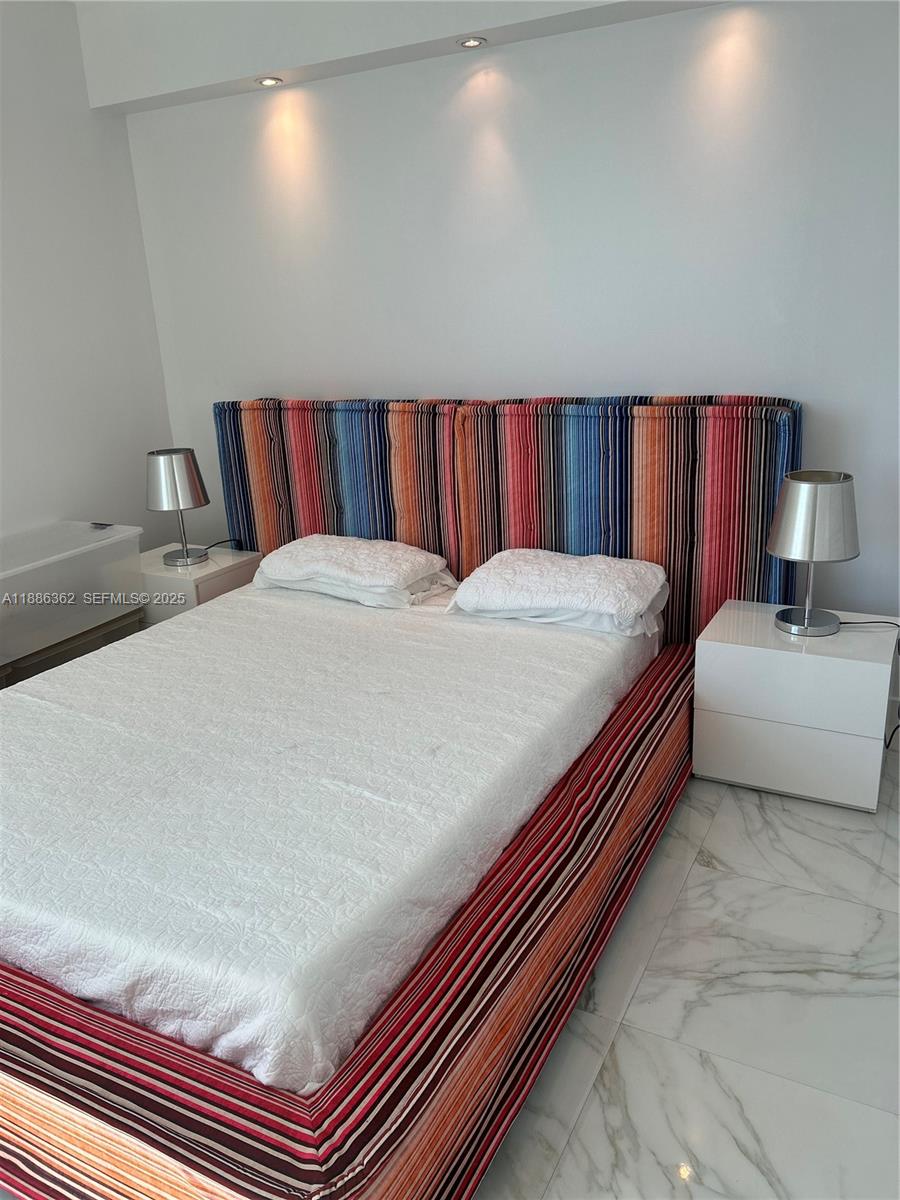 325 S Biscayne Blvd # 2321