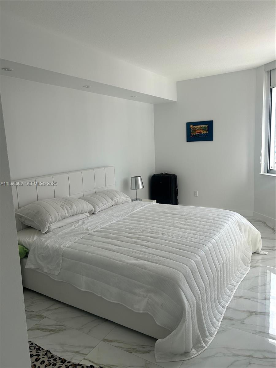 325 S Biscayne Blvd # 2321