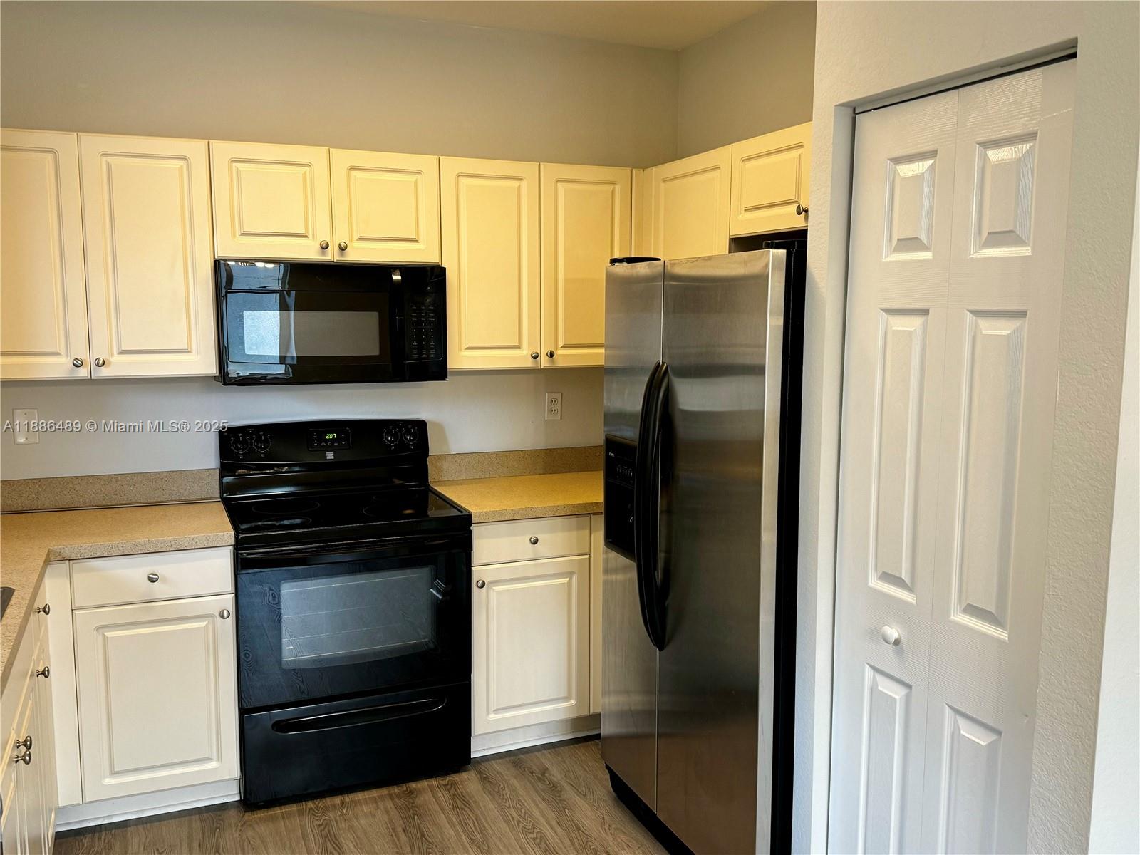 17333 NW 7th Ave # 201