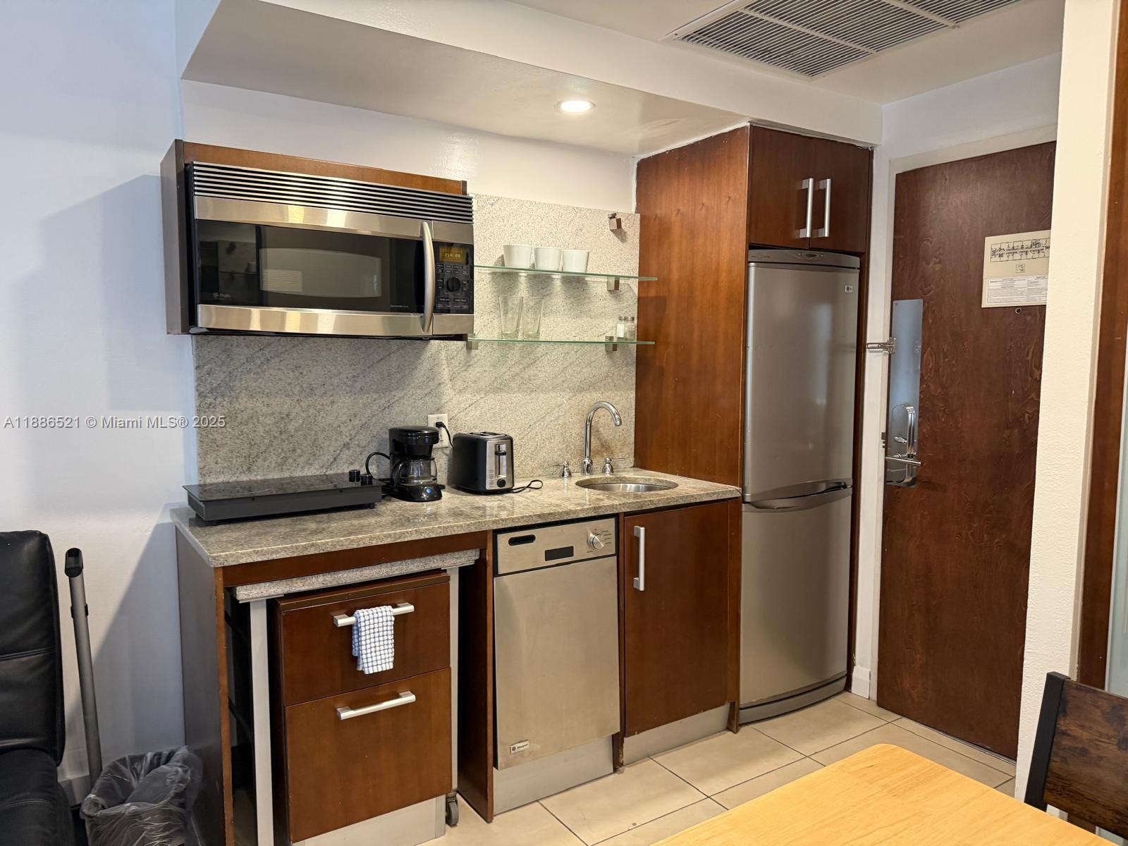 1036 Ocean Dr # B309