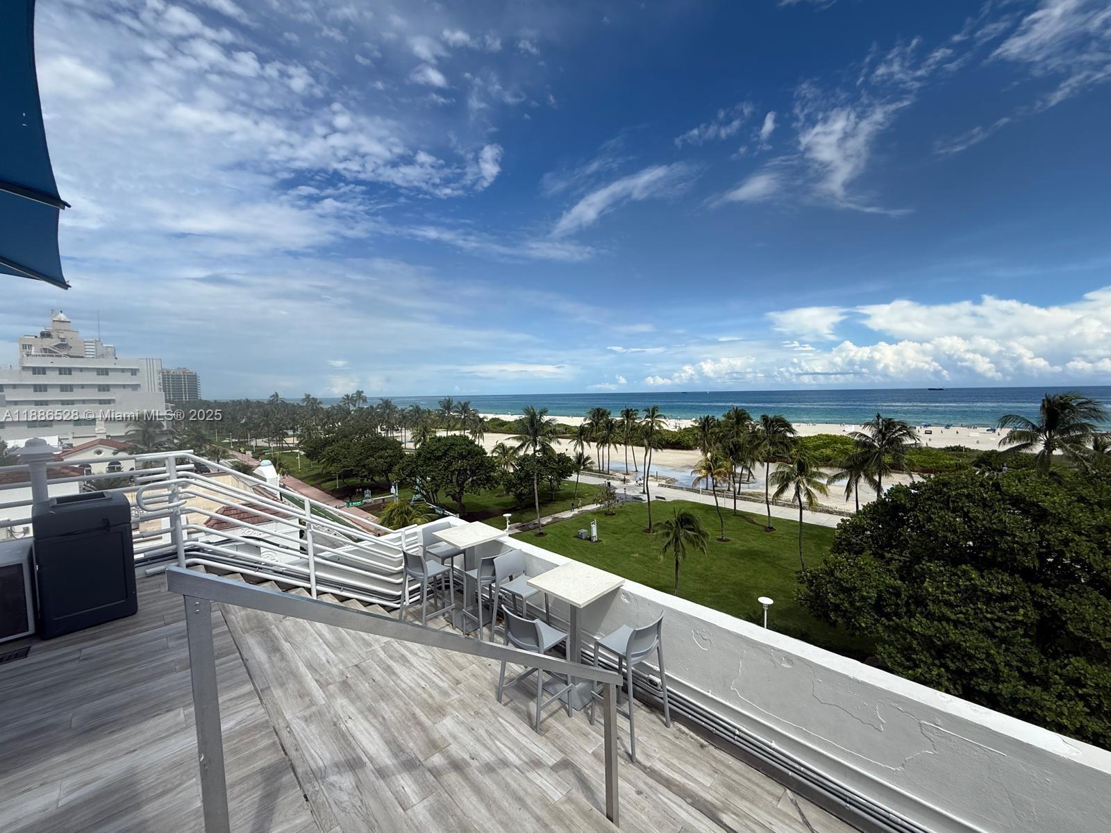 1036 Ocean Dr # B303, Miami Beach Unit: B303