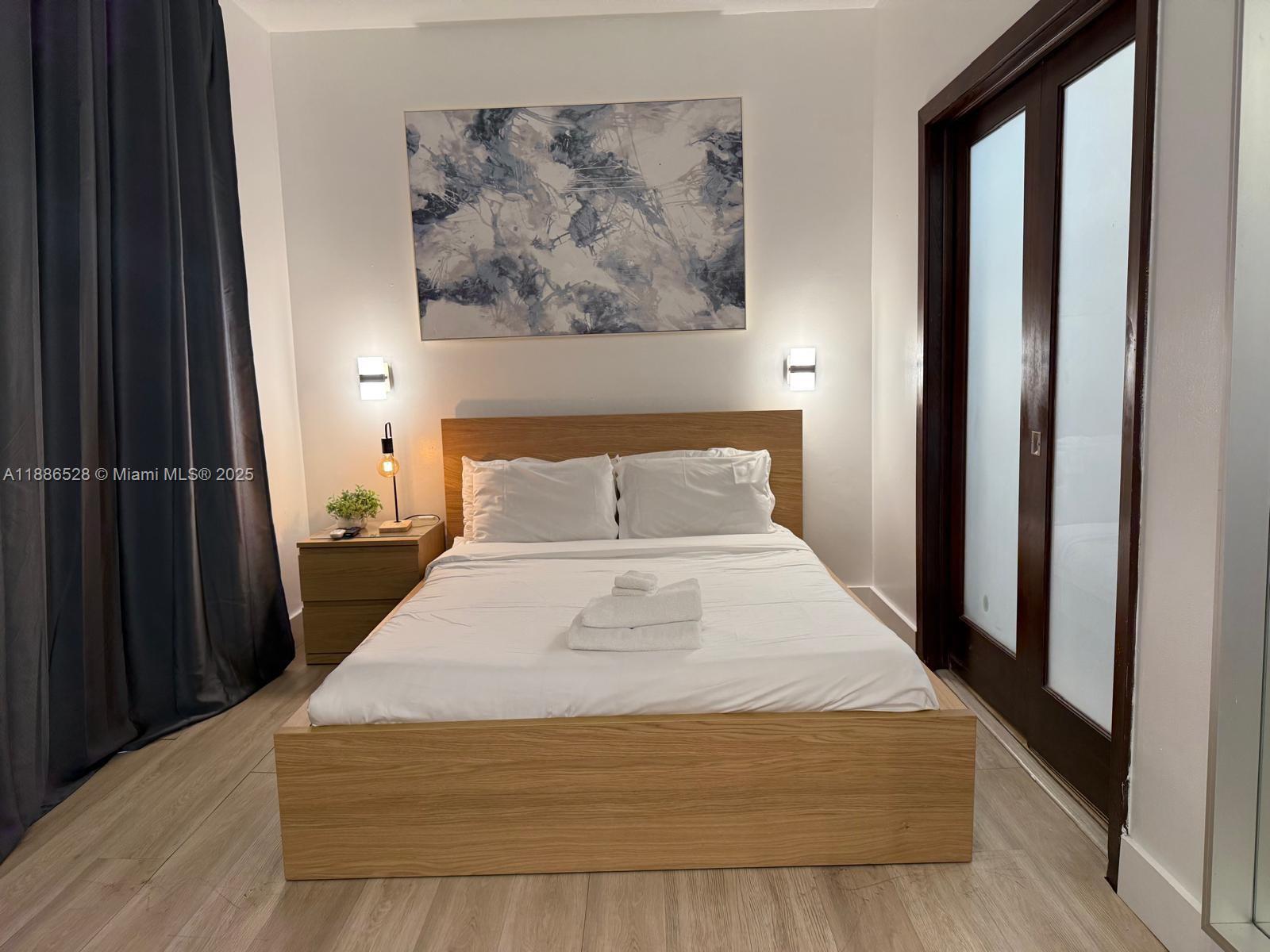 1036 Ocean Dr # B303, Miami Beach Unit: B303