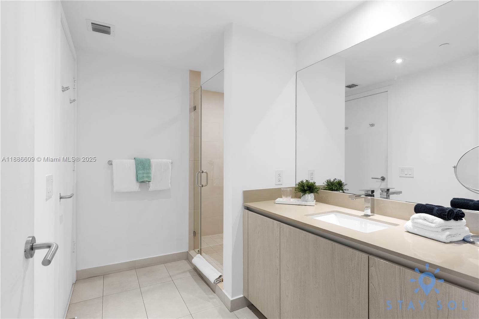 4111 S Ocean Dr # 2605