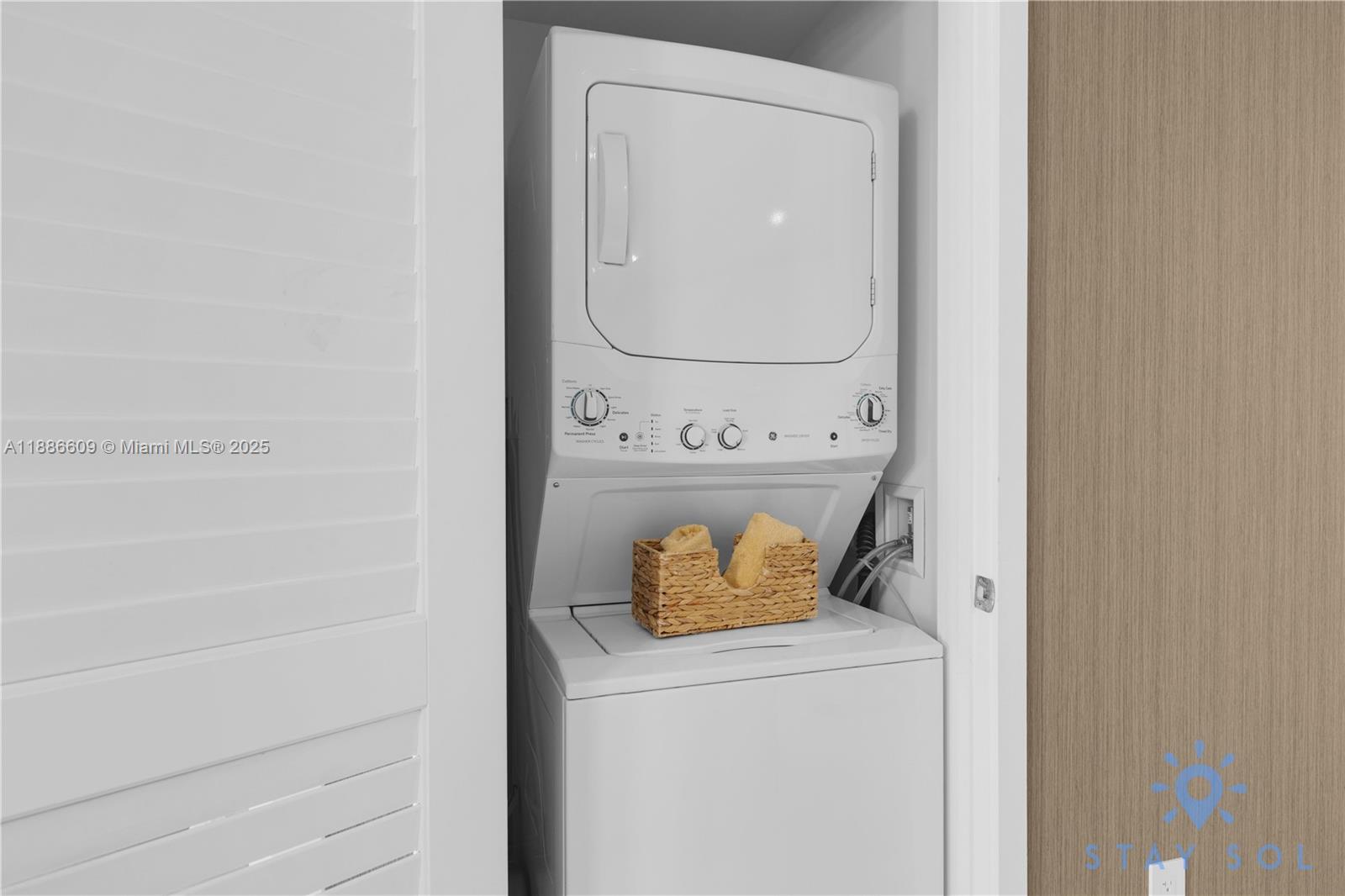 4111 S Ocean Dr # 2605