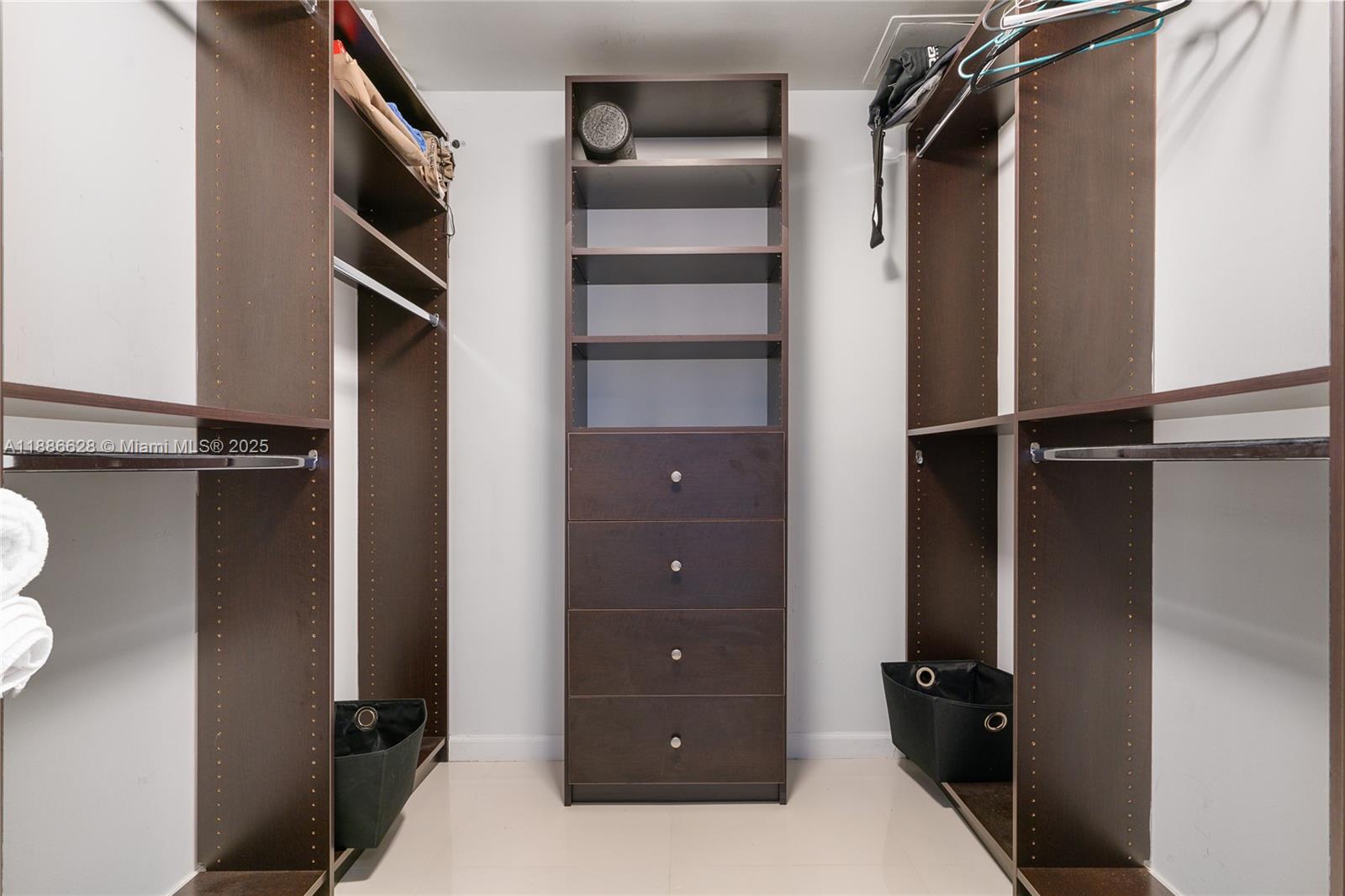 495 Brickell Ave # 4802