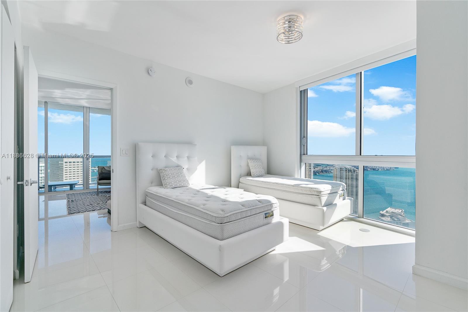 495 Brickell Ave # 4802