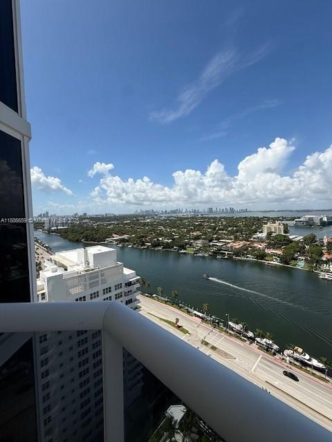 4775 Collins Ave # 2507