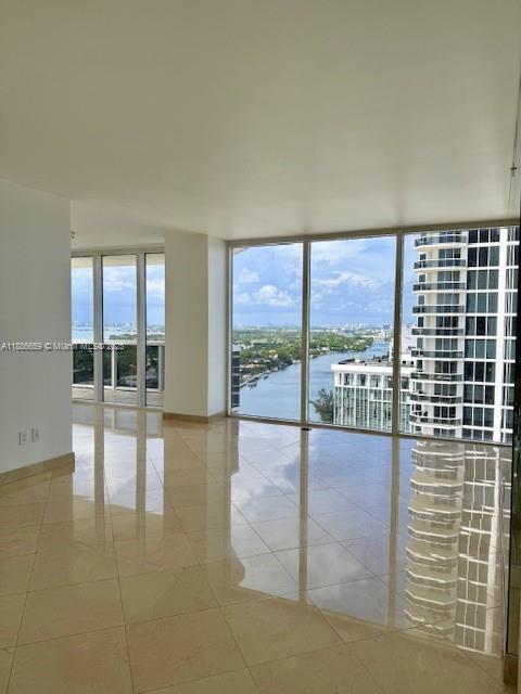 4775 Collins Ave # 2507