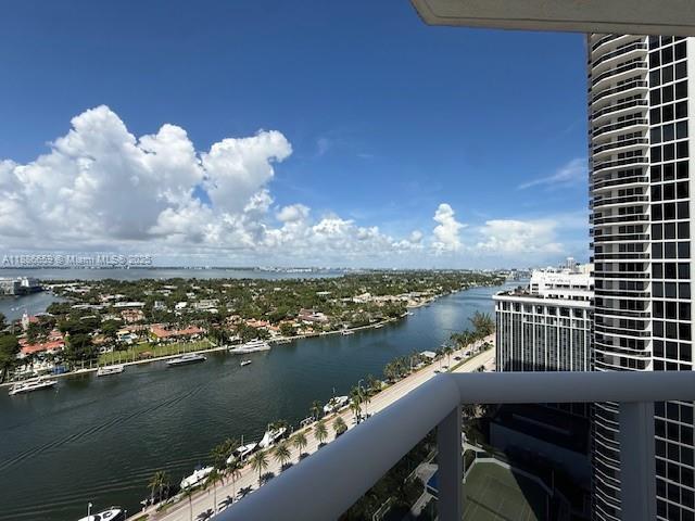 4775 Collins Ave # 2507