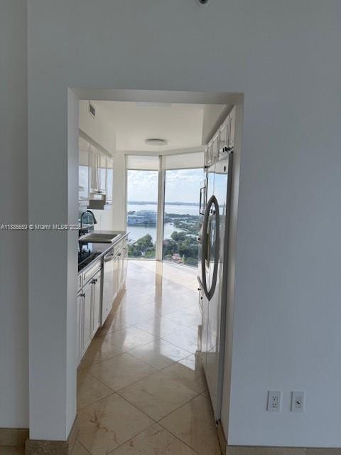 4775 Collins Ave # 2507