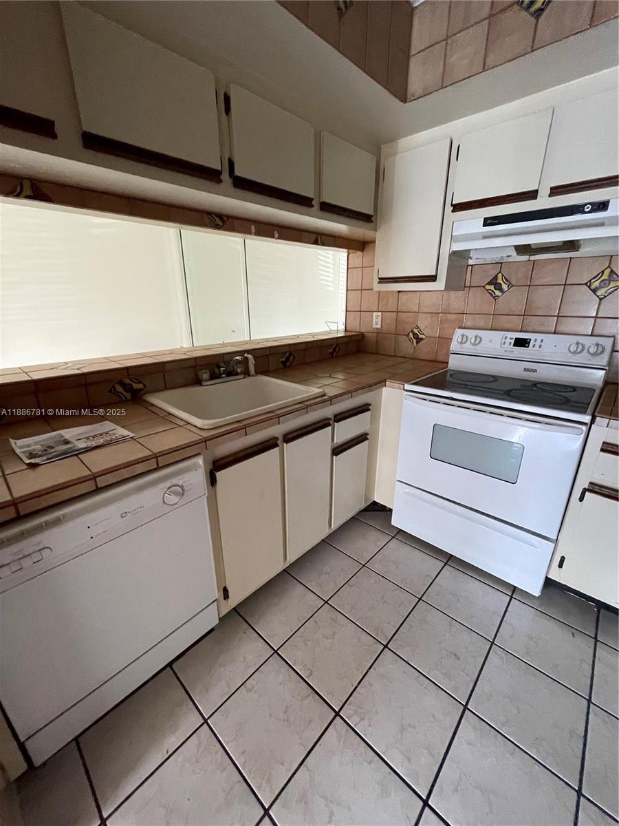 18216 Mediterranean Blvd # 19 Unit: 1-19