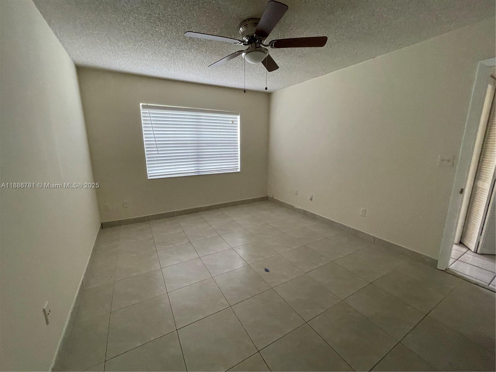 18216 Mediterranean Blvd # 19 Unit: 1-19