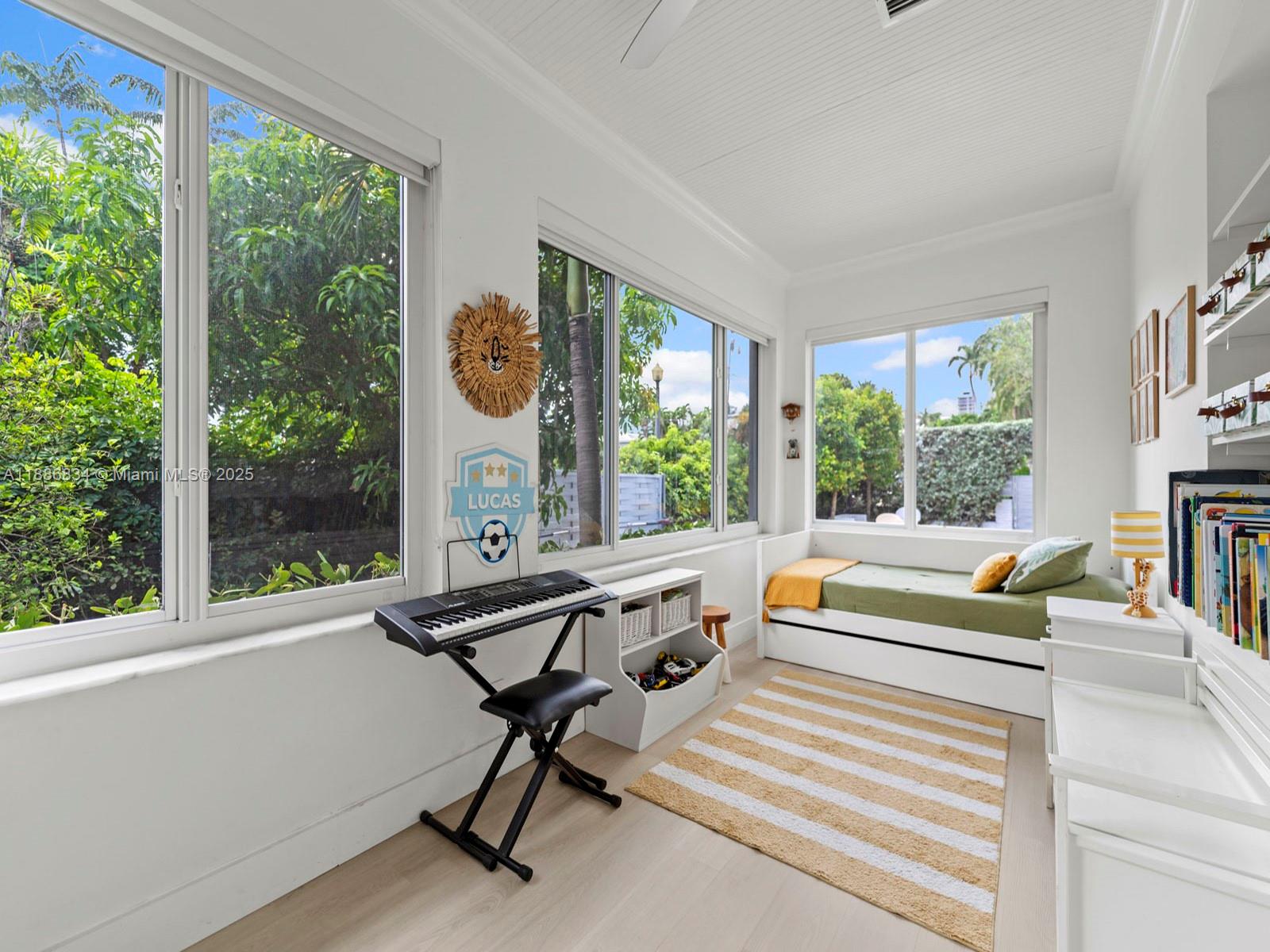 1339 S Venetian Way, Miami