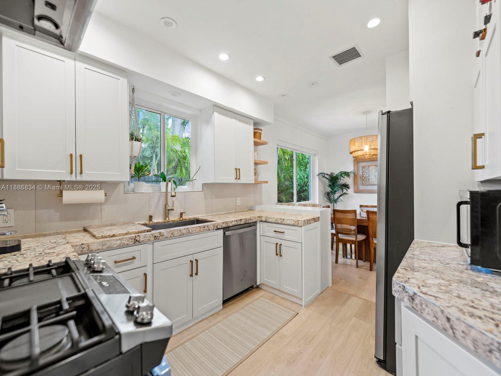 1339 S Venetian Way, Miami