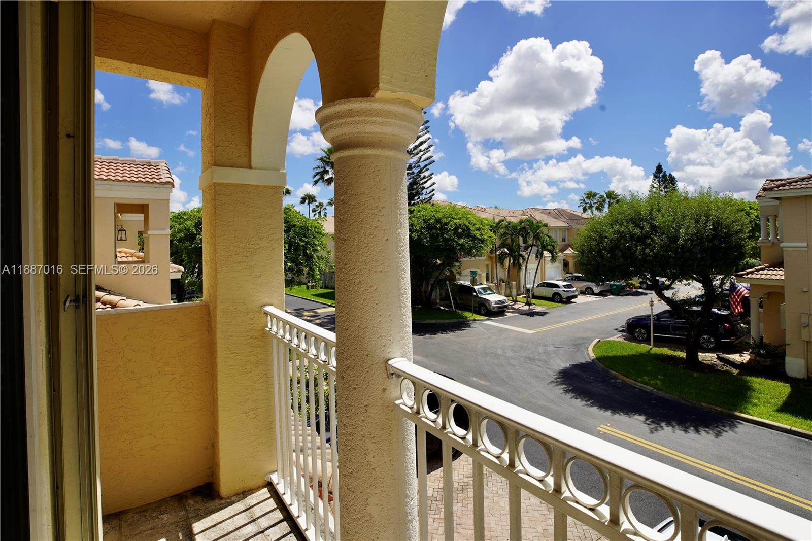 10181 NW 32nd Ter