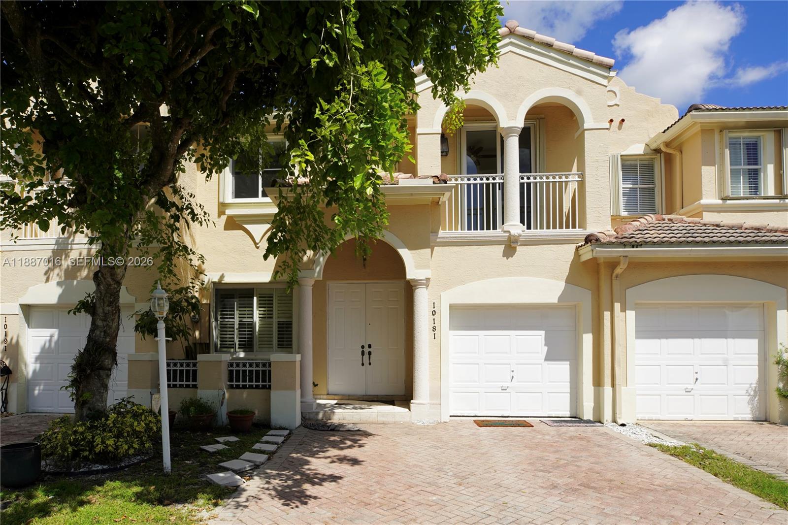 10181 NW 32nd Ter