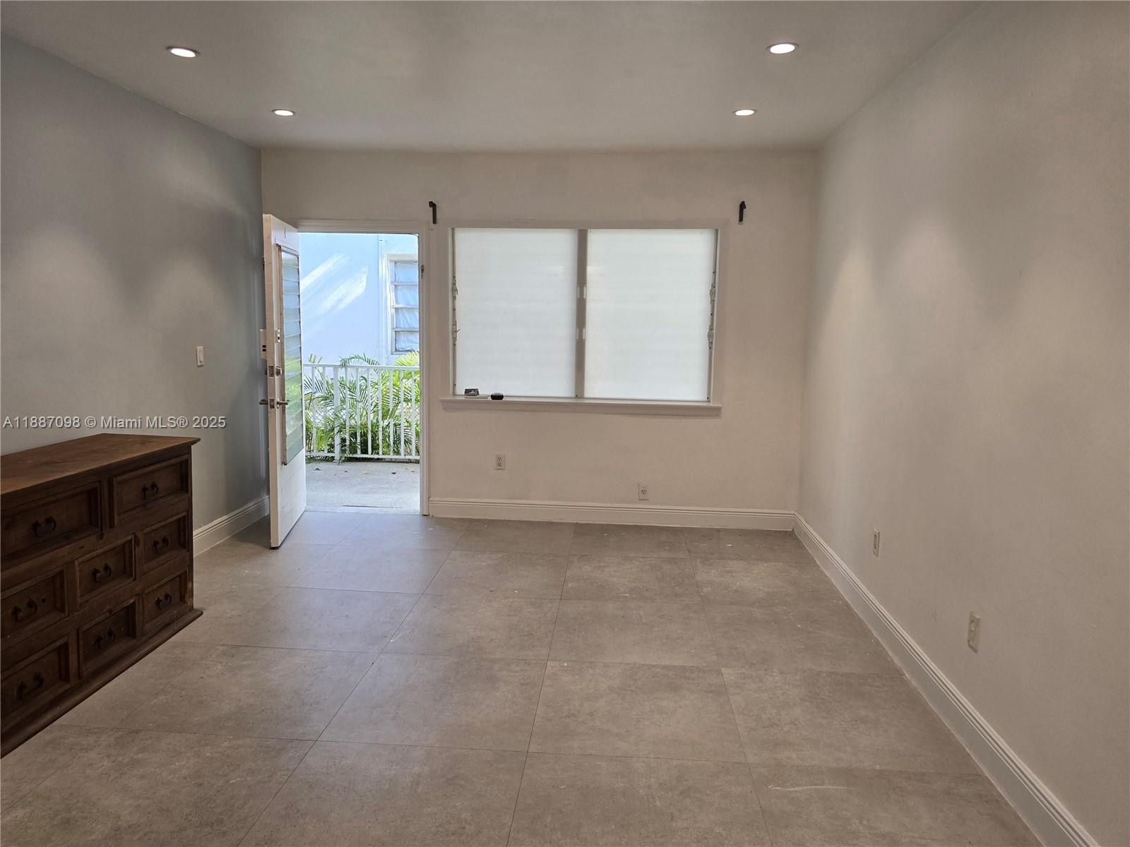 835 Meridian Ave # 4
