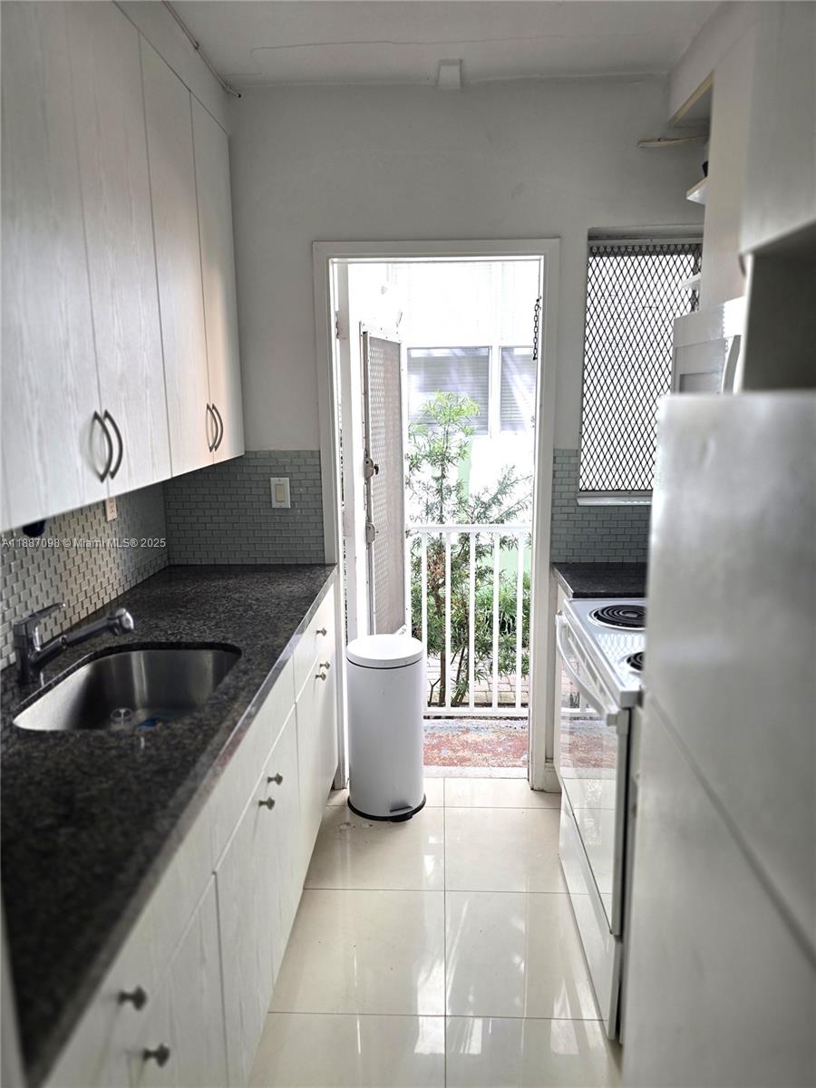 835 Meridian Ave # 4