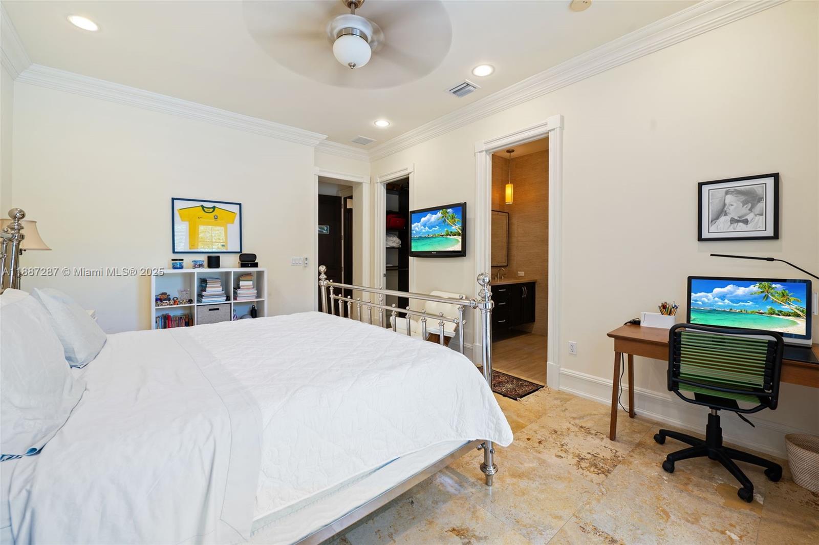 9601 SW 60 CT