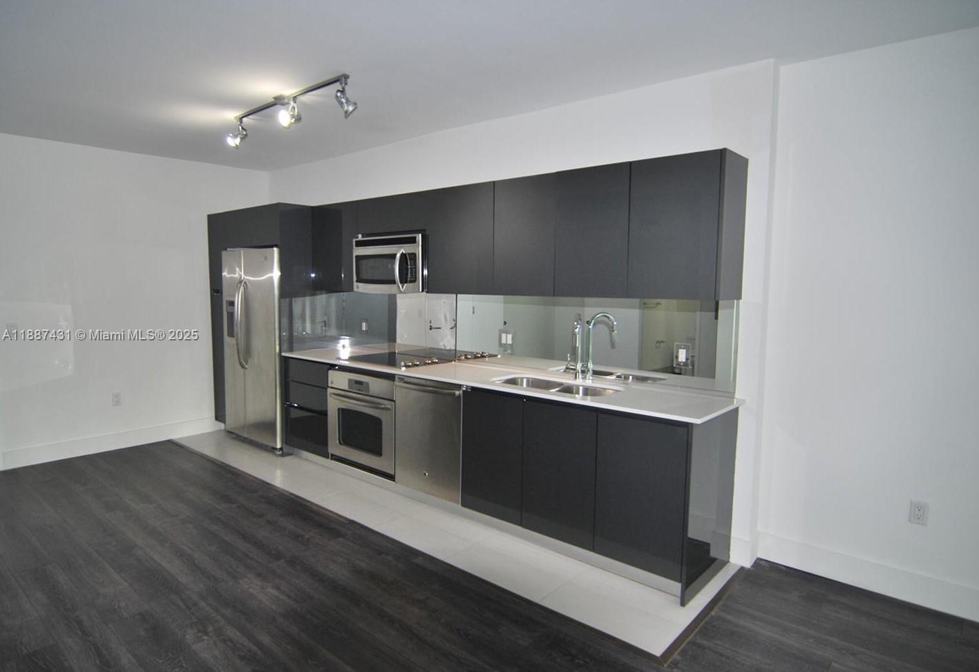31 SE 6th St # 606