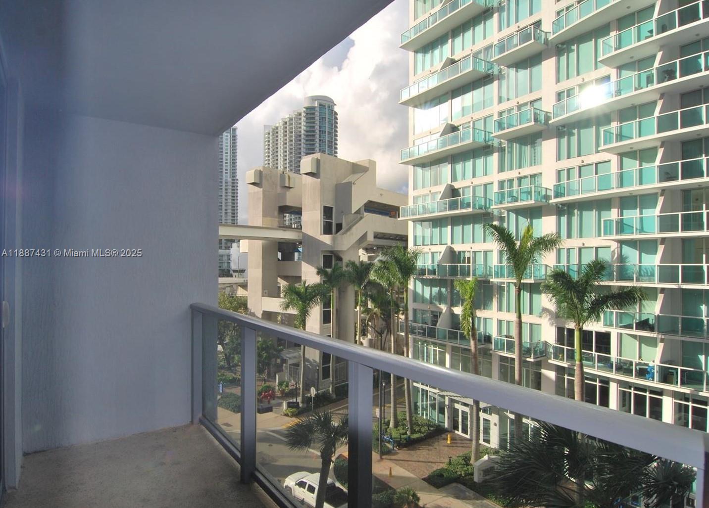 31 SE 6th St # 606