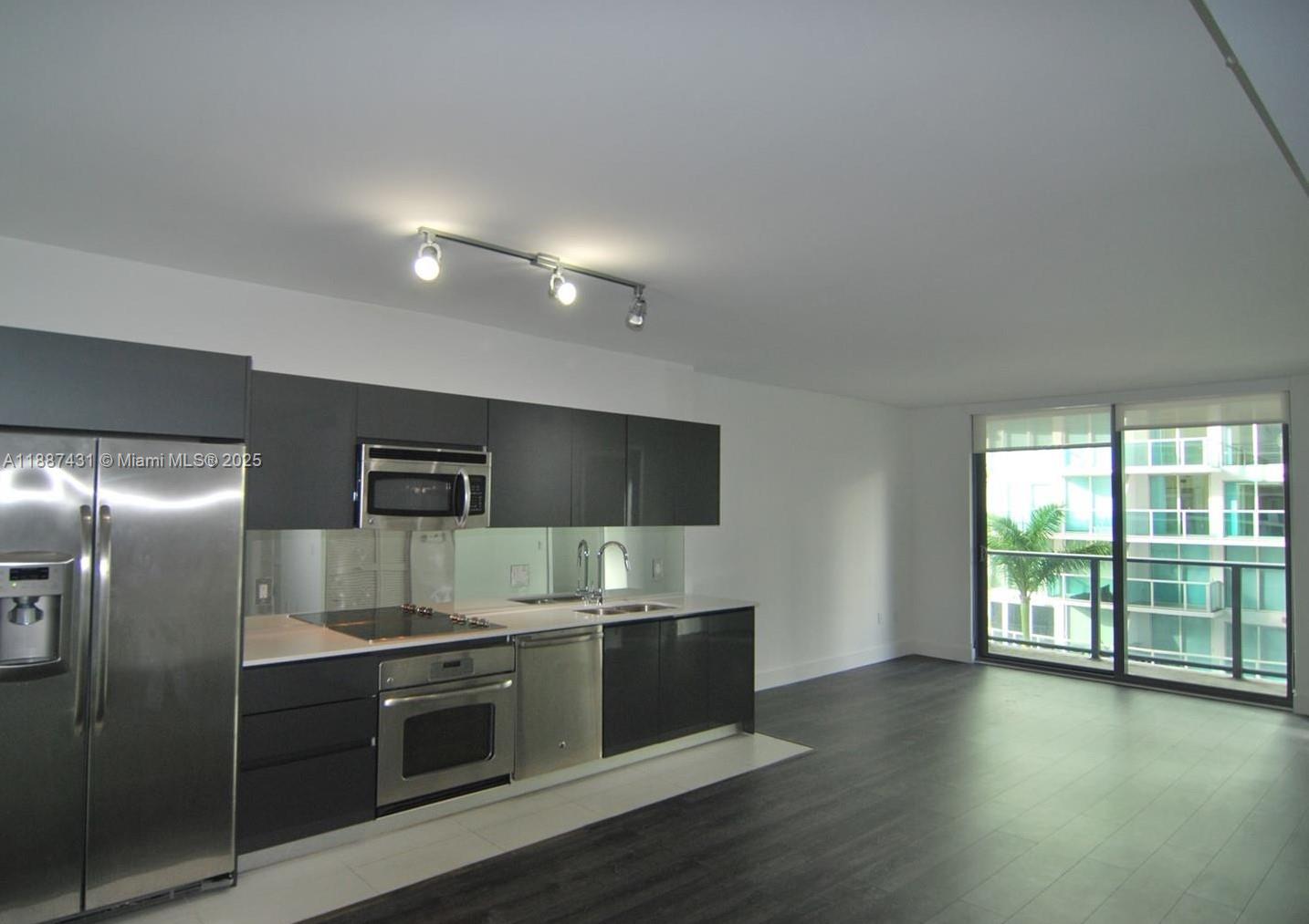 31 SE 6th St # 606