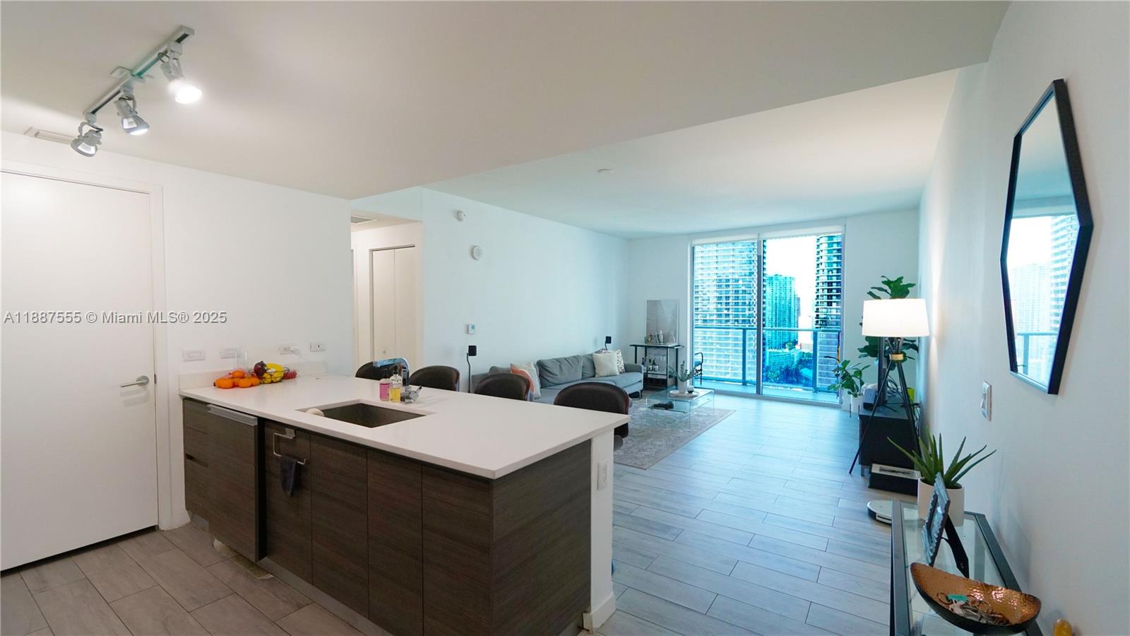 1100 S Miami Ave Unit: 2909