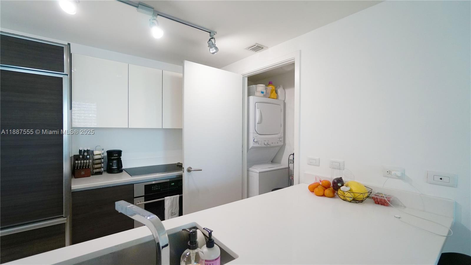 1100 S Miami Ave Unit: 2909