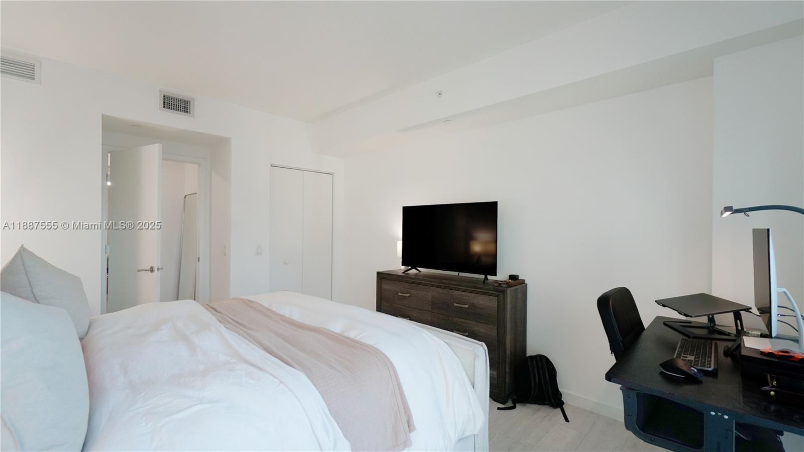 1100 S Miami Ave Unit: 2909