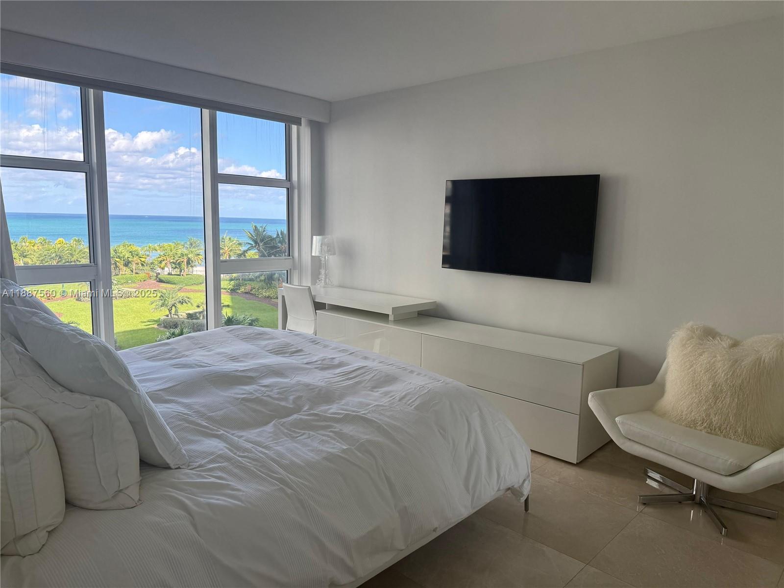 10275 Collins Ave # 533