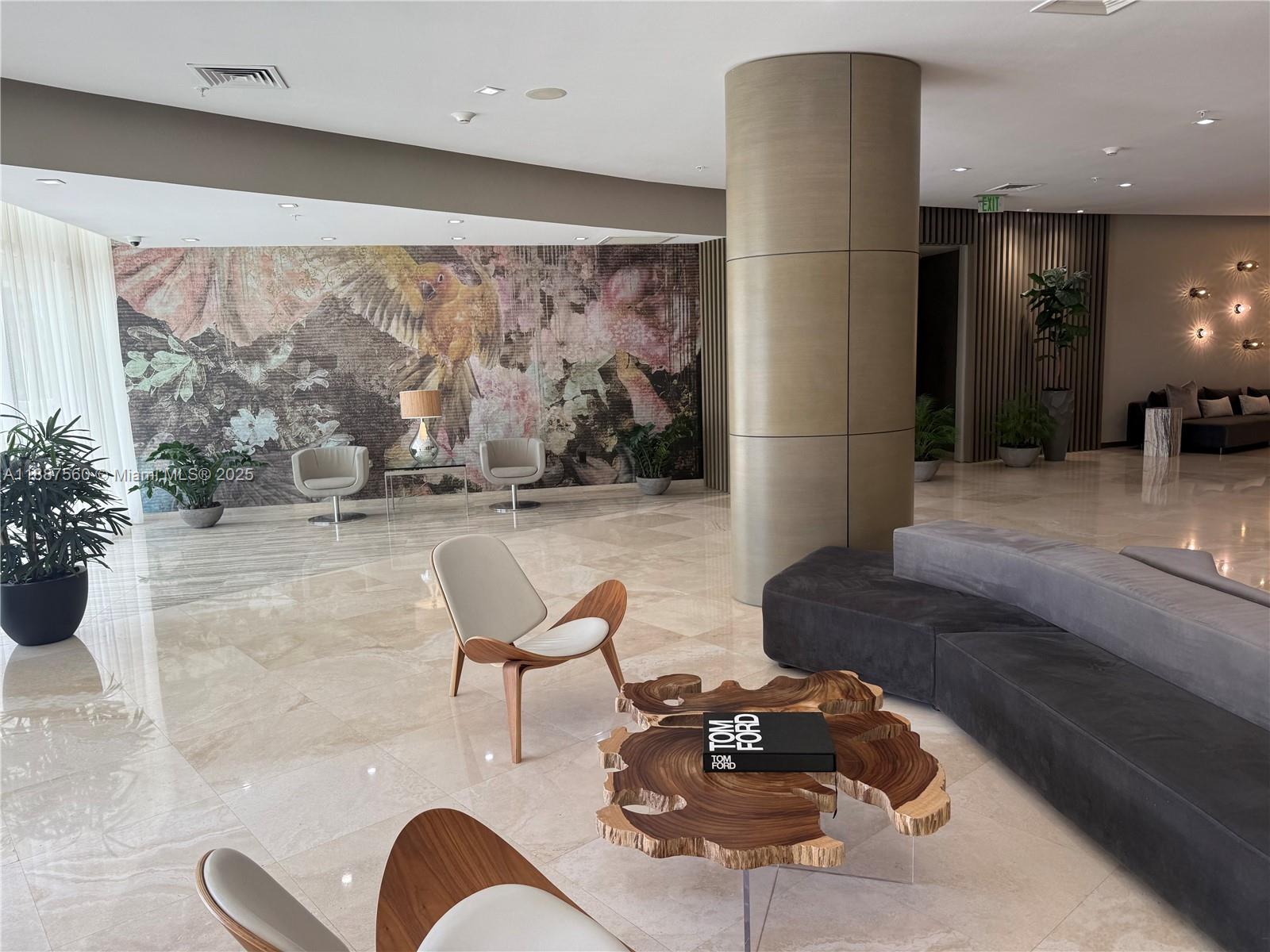 10275 Collins Ave # 533