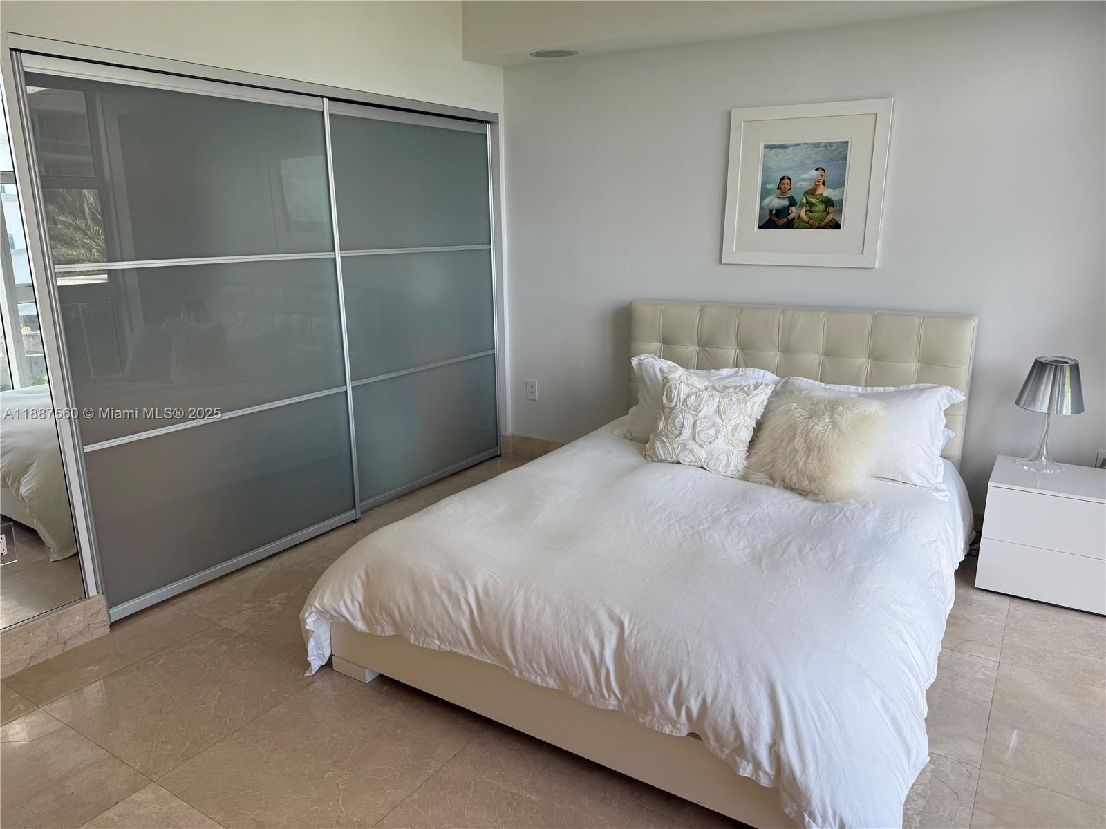 10275 Collins Ave # 533